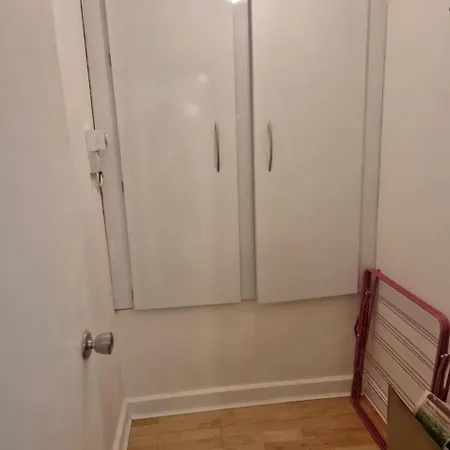 Fancy Flat * Cork